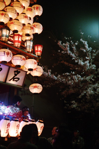 車山と桜